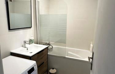 T3 Appart Cosy avec Terrasse proche Loire - Foto 8