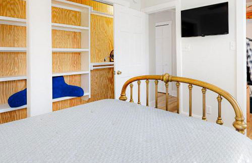 Walk to Beach and Dtwn East Tawas! Lake-View Retreat - Foto 10