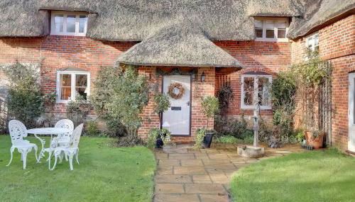 Lake Cottage - Photo 1