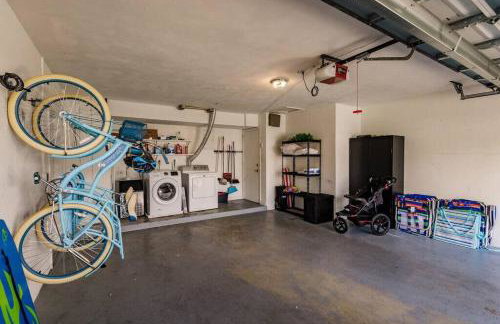 Resort Style Backyard Heated Pool Hot Tub Fire Pit - Foto 49