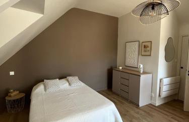 STUDIO Vue Mer plage immédiate - Photo 9