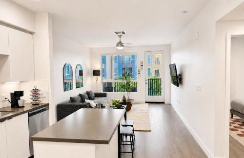 Bright Condo 10 Min from Disneyland With Pool & GYM - Foto 48