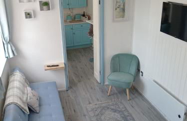 Cozy 1 Bed Retreat - Amlwch - Photo 9