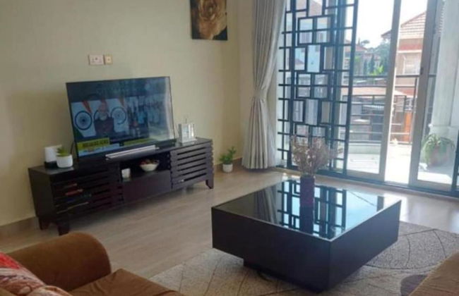 Cozy 2-bed Apartment in Akright City, Bwebajja - Foto 10