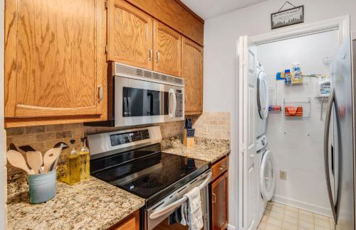 Brook Haven Condo - Downtown Blowing Rock Ground Floor Fully Stocked with 2 King Beds - Foto 18
