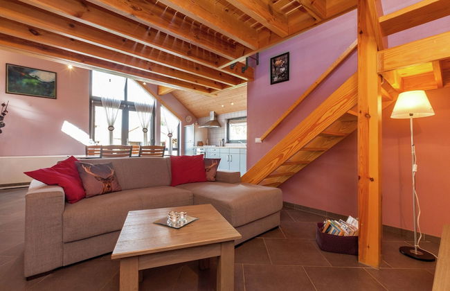 La Roche Cozy Forest Escape - Photo 10