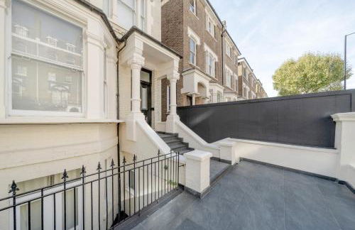 Maida Vale Gem by Little Venice with Stunning Garden - Photo 43