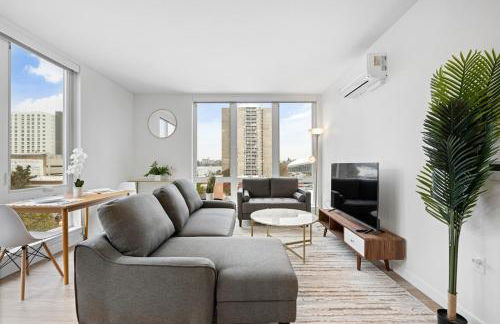 Comfy 1BD1BA Riverside Apt W QueenBdLaundryTV - Foto 1