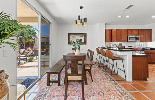 Spacious Private Home with Saltwater Pool & Hot Tub - Foto 20