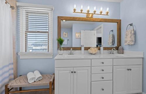 Blue Moon - LUX Oceanfront Pool Hot Tub Theater - Photo 43