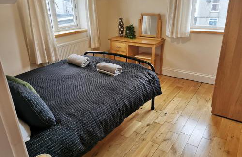 Unbeatable Llanberis Location, Detached with Parking, Snowdon Views. - Photo 7