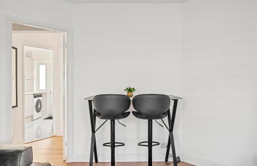 2 Bed Luxury Parking and Garden - Close to Heathrow - Foto 6