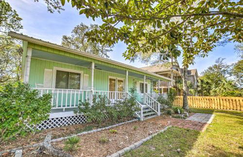 Oak Island Home with Yard Less Than 1 Mi to the Beach! - Foto 28