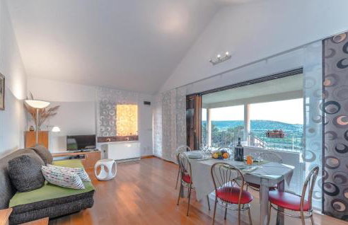 1 Bedroom Awesome Apartment In Kolan - Photo 2