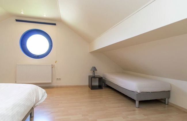 Spacious Holiday Home in the Ardennes with Sauna & Hot Tub - Photo 5