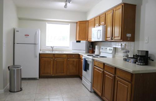 Hidden Sapphire-Apartment with Kitchen and Laundry - Foto 13