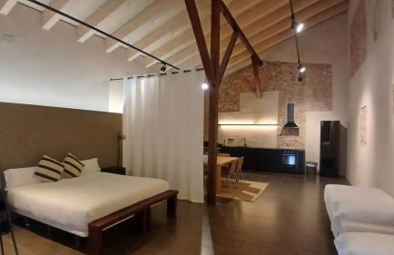 Amazing suite by the fair - Photo 26