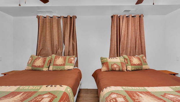 Timber Lodge Yosemite Enveloped in Nature! - Foto 3, Zimmer