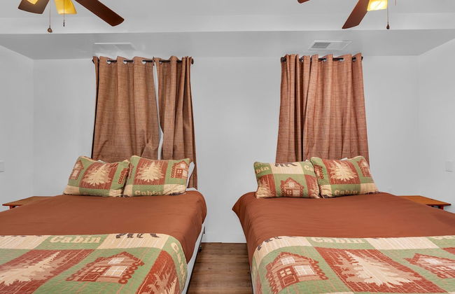 Timber Lodge Yosemite Enveloped in Nature! - Foto 3