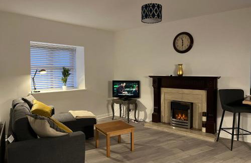 The Coach House 2 - Bedroom Apartment Sleeps 5 - Photo 4