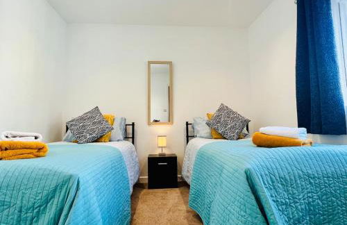 Stylish 3 Bed Apt Sea Views Near the Beach 2B - Foto 52