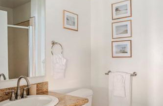 Malibu Beachfront Home with Rock Spa Ocean Views & Huge Deck - Foto 47