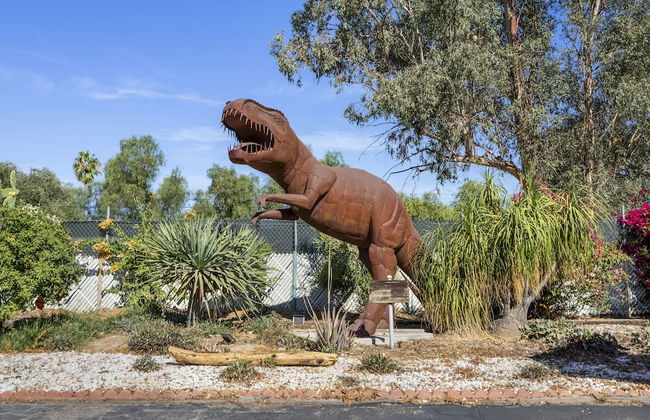 The New Star Motel with Studio-Kitchens: 1950s Extended-Stay Lodging and Retreat Center - Photo 72