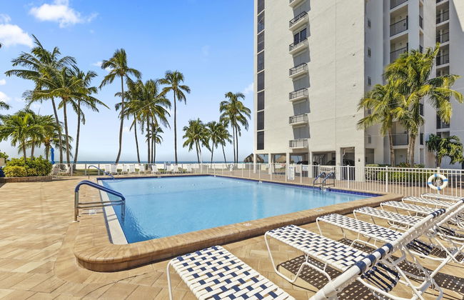 Sunset Fort Myers - Photo 16