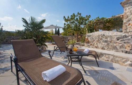 Stonehouse Marina - Estate With A Two Private Pools - Photo 105