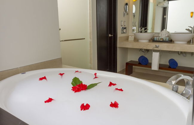 Sandos Caracol Nature Resort & Water Park All Inclusive - Photo 54