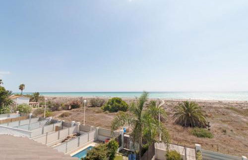 Global Properties, Adosado en primera linea de playa con vistas al mar - Foto 1