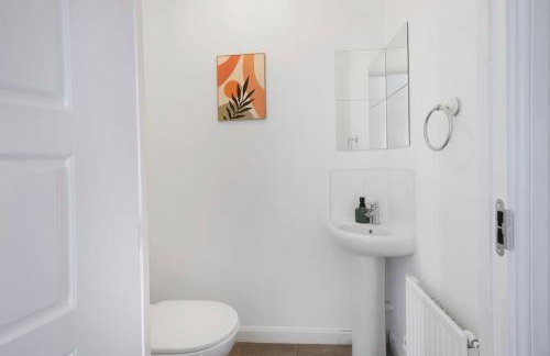Newcastle Spacious 3-bedroom Semi-detached House with Parking, Sleeps 8, by URBAN PINNACLE STAYS - Foto 50