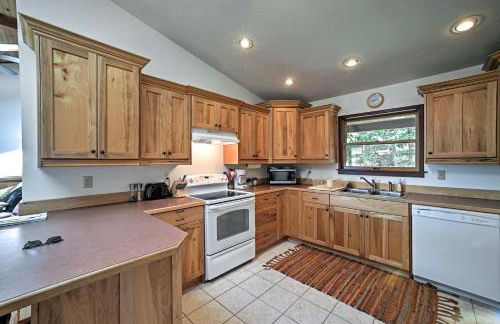 A Scenic View Lodge in Ozarks with Views and Hot Tub - Foto 10