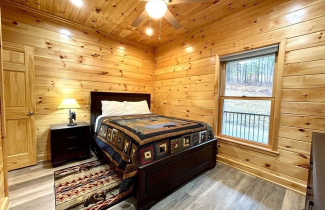 Peaceful family cabin near fishing with over 100 acres of mountain and field trails to explore! 2 Bedroom Cabin by RedAwning - Foto 3