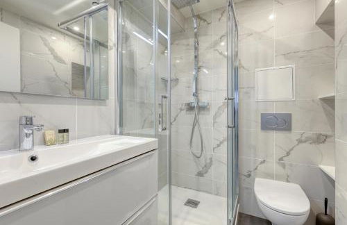 Branded New 4 Bdrs Flat - Huge Terrace - Prime Loc - Foto 17