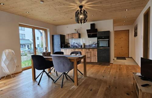 Stylische Fewo in Bestlage in neugebautem Holzhaus mit Oberstaufen Plus - Foto 1