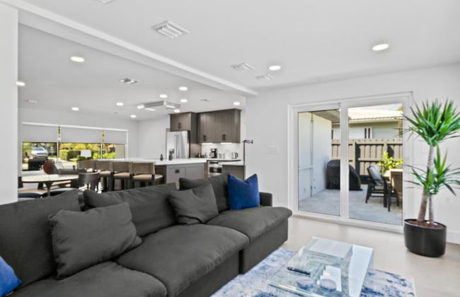 Stunning Poolside Luxury Retreat - Foto 36