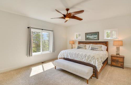 2 Mi to Lake Stunning Twin Lakes Home with Deck - Foto 11