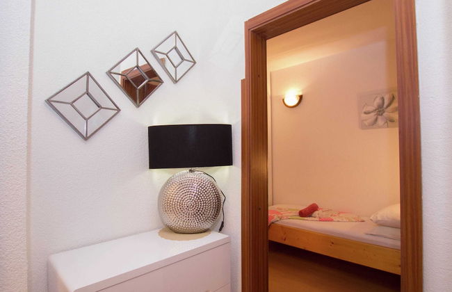 Holiday Apartment With a Private Terrace & Hot Tub, Near the Beach - Foto 4