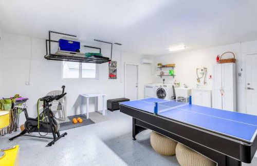 Casa Tropicana - Heated Pool, Game Room & Mins from beach - Foto 9