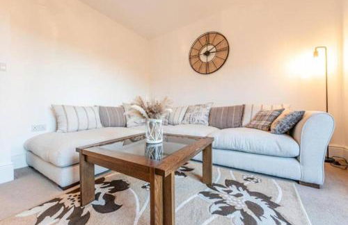 Family-Friendly 4-Bedroom House in Moston with Parking and Garden - Foto 9