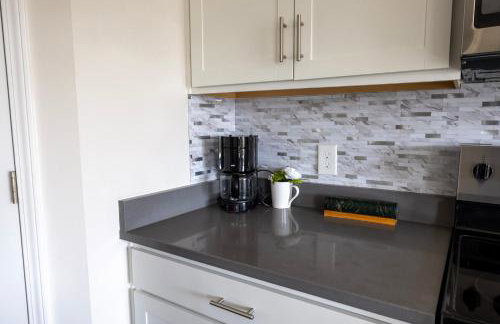 Holistic Campus Rental, LLC - Private Bedrooms in Shared Home with Shared Kitchen - Foto 17