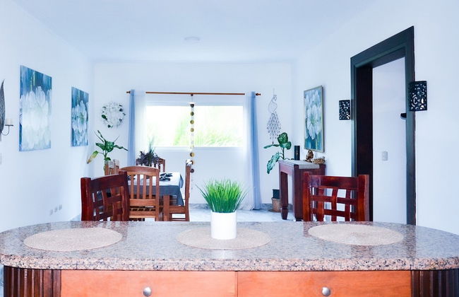 2 Minutes Walk to Beach Huge 3 bdrm Condo with Pool - Photo 22