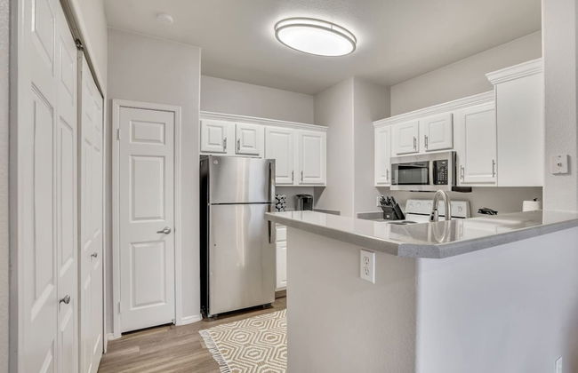 Luxury King Beds Pool Gym - Near Hill AFB - Foto 6