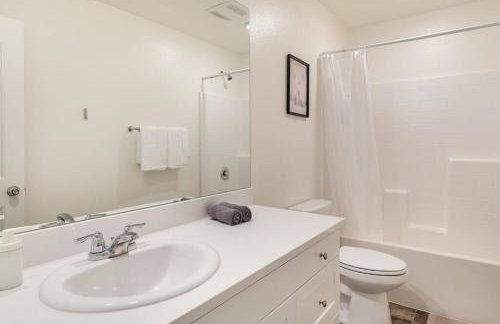 Spacious Modern Home in Sierra Lakes Fontana - Photo 6