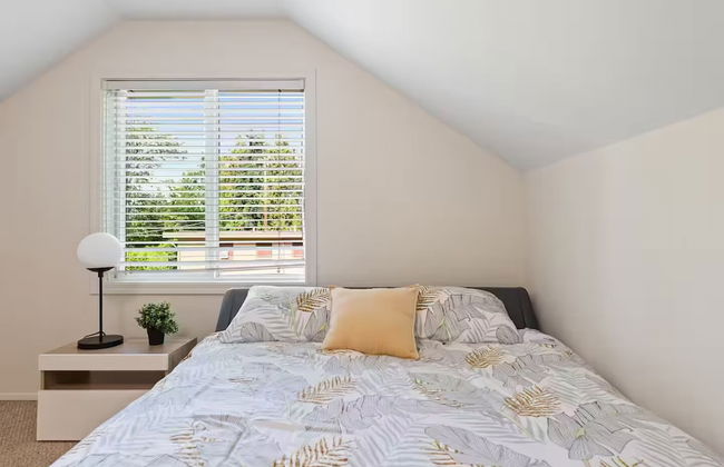 Private park in a cozy home next to I-90 huge yard - Foto 2