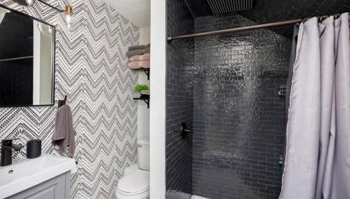 Spacious 9BR Home Ideal for Groups Near Downtown - Photo 2