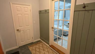 Cozy Waterfront Cottage - Sleeps 4 - Photo 3