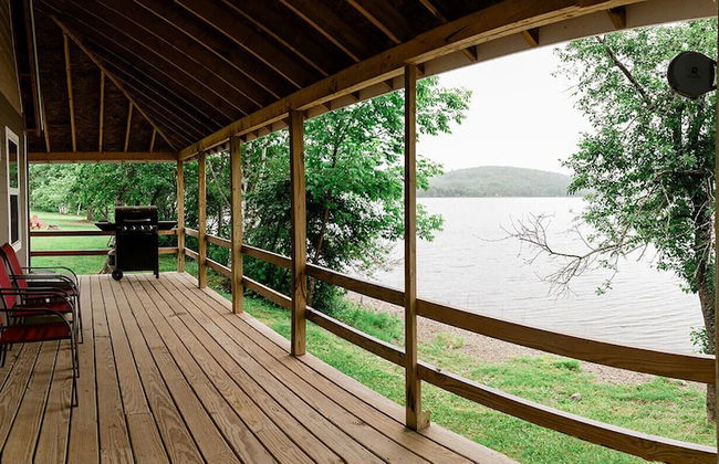 Portage Lakeside Cabins - Photo 10