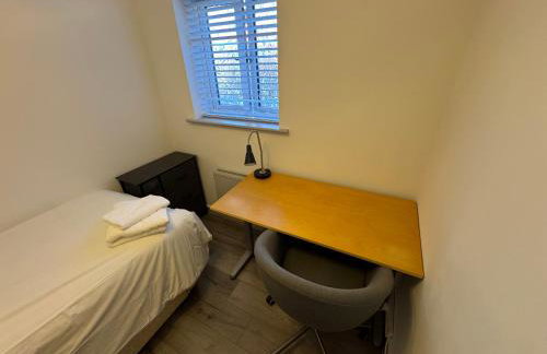 Contemporary 2-Bed Apartment with Parking Bedford - Foto 13